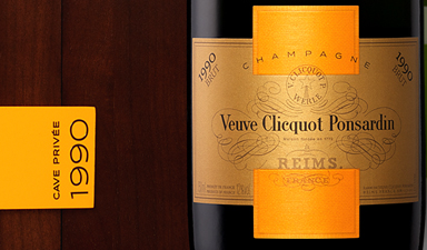 Veuve Clicquot Cave Privee 1990 - Wood Gift Box